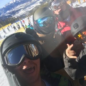 Meet your Posher, Adam